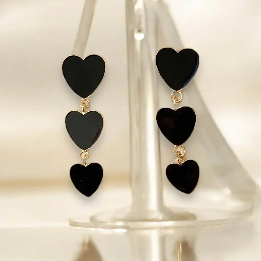 Black Heart Earrings - NEW